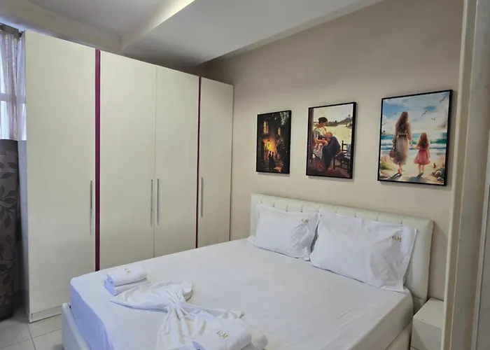 Raphael Old Bazaar * Tirana